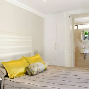 Echo Friendly Sunny Contemporary Garden Flat Apartment Kapstadt
