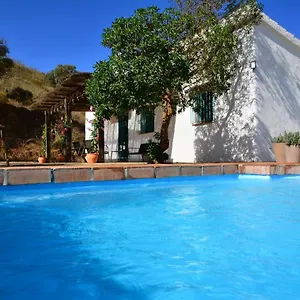 villa-in-crtama-with-sea-views-private-pool-and-garden.es-andalucia.com/